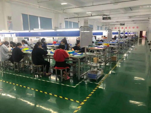 來鳳人注意！利川箱包廠急招女工300人，包吃住待遇好，綜合工資3000+，把工作機會留在身邊